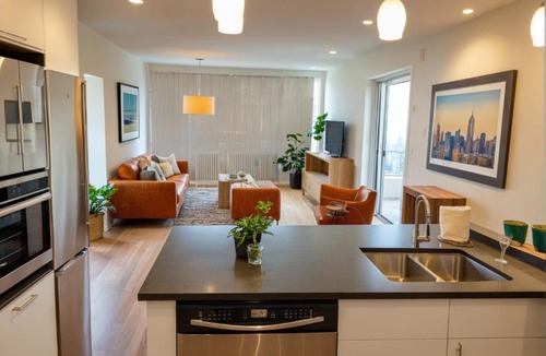 Del Rey Apartment | Modern Venice Beach Stay - Walk to Marina & Boardwalk