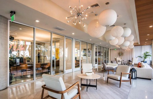Del Rey Apartment | Modern Venice Beach Stay - Walk to Marina & Boardwalk