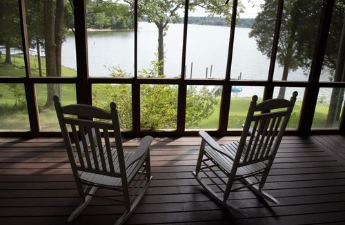 Bowling Green Cabin | Mom's Cabin - Relax Without Trying