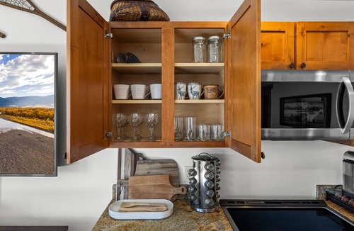 Livingston House | Montana Adventure Living - Close to Yellowstone