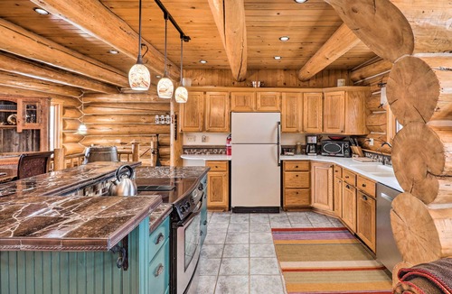 Columbia Falls House | Montana Cabin Getaway > 30 Min to Glacier National Park, with a sauna & fire pit