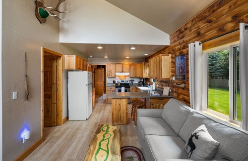 Livingston House | Montana Getaways Near Yellowstone National Park, Chico Hot Springs! Epic Views!