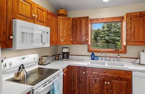 Livingston House | Montana Getaways Near Yellowstone National Park, Chico Hot Springs! Epic Views!