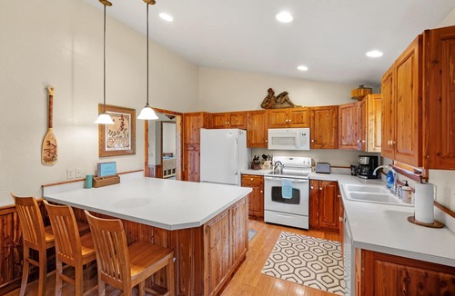 Livingston House | Montana Getaways Near Yellowstone National Park, Chico Hot Springs! Epic Views!