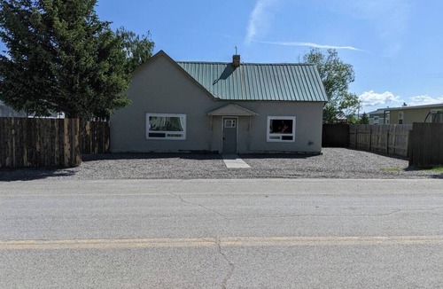 Lima House | Montana House: 2 bedroom, 1 loft, 1 BR historic railroad house in Lima, Montana