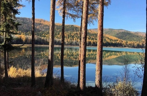 Marion Cabin | Montana Lakefront Luxury Home - Huge Private Estate on Quiet Lake!