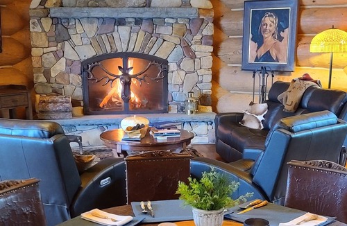 Marion Cabin | Montana Lakefront Luxury Home - Huge Private Estate on Quiet Lake!