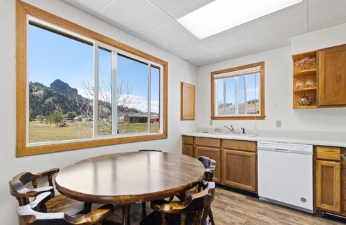 Cascade House | Montana Missouri River Fly Fishing Lodge -3BR & 2 bath, Sleeps 8