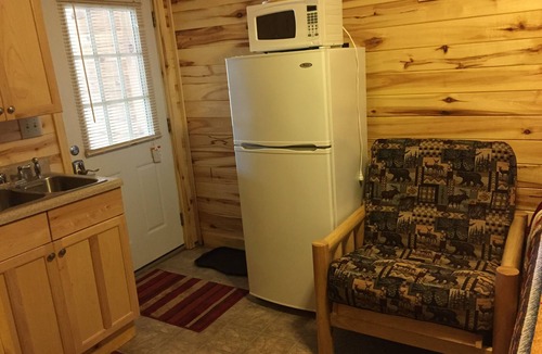 Gardiner Apartment | Montana's Yellowstone Bear Den- Small/Simple Efficiency Apartment