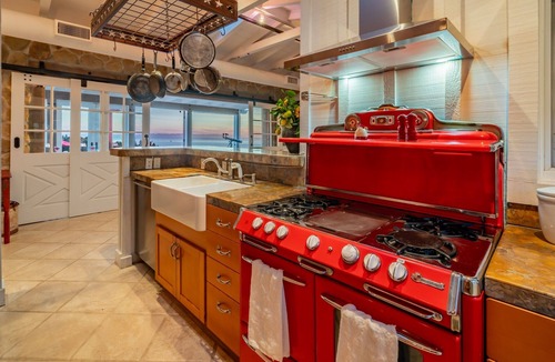 Toro Canyon House | Montecito Hidden Valley Gem