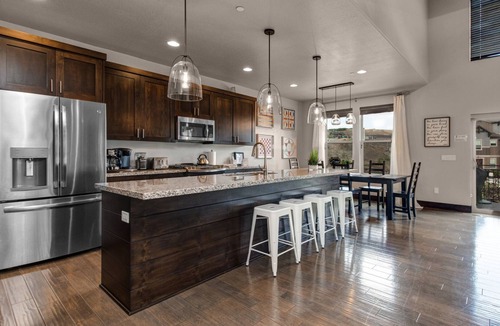 Park City House | Moose Mgmt at Retreat 13525: Pvt Hot Tub-King Bed-Free Bus Route-Firepit