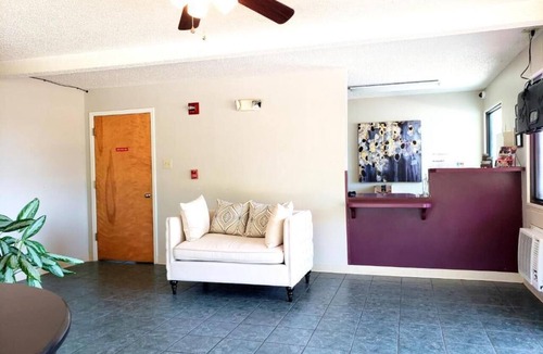 Calhoun Hotel | Motel 103
