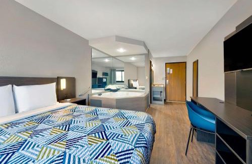 Southwest Area Hotel | Motel 6-Cedar Rapids, IA - Airport