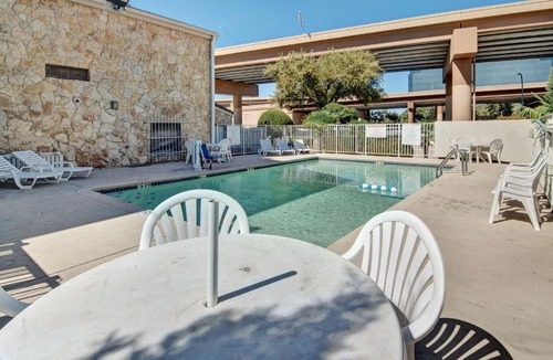Northwest Dallas Hotel | Motel 6-Dallas, TX - Forest Lane