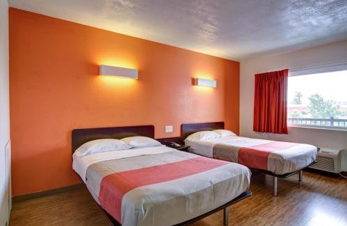 Richfield Hotel | Motel 6-Richfield, OH