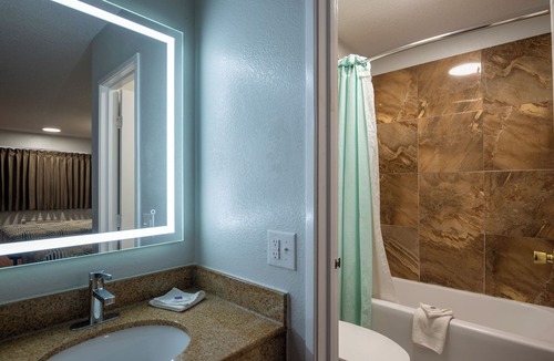 North Chesterfield Hotel | Motel 6 Richmond, VA - Midlothian Turnpike