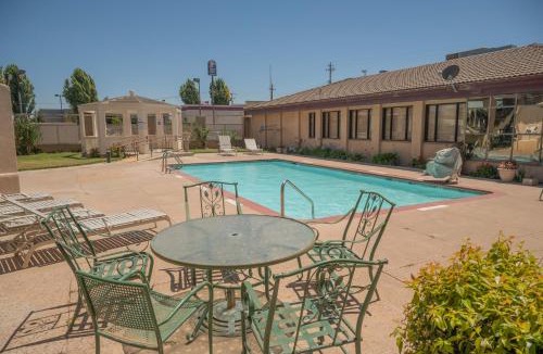 Soledad Hotel | Motel 6 Soledad, CA