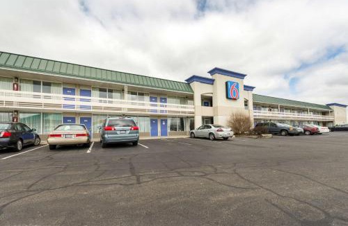 Troy Hotel | Motel 6-Troy, OH