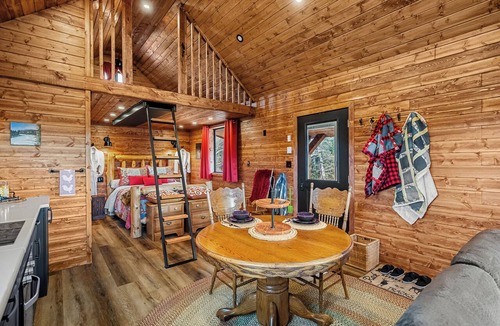 Foothills County Cabin | Mount Evan Luxury Riverside Cabin