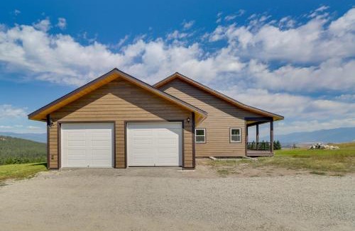 Rexford House | Mountain and Lake View Rexford Estate on 28 Acres!