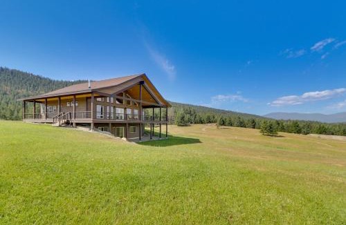 Rexford House | Mountain and Lake View Rexford Estate on 28 Acres!
