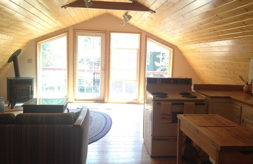 Helena House | Mountain Artsy Guest House - situated in the mountains right outside Helena!