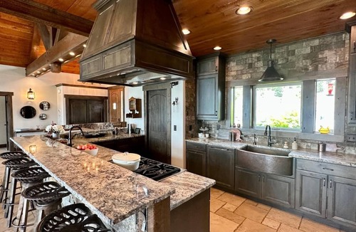 Elmo House | Mountain Modern Family 6-Acre Luxury Home w/Lake View & Nearby Lake Access