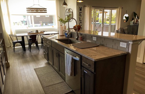 Bozeman House | Mountain modern home in The Lakes with Hot Tub, 10 minutes from Downtown Bozeman