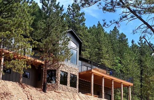 Spearfish House | Mountain Retreat 10 minutes from Downtown Spearfish!