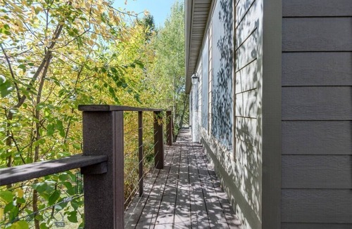 Jefferson County House | Mountain Retreat with Views, Nature and Comfort