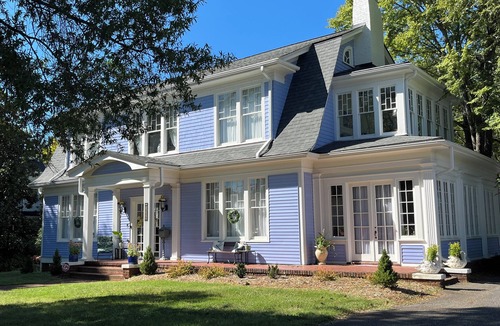 Oakwood Historic District Bed & Breakfast | Mountain Room at The Dragonfly Inn