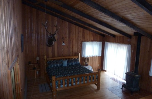 Divide Cabin | Mountain Slice of Paradise Near The Big Hole River Lodging for Friends & Family