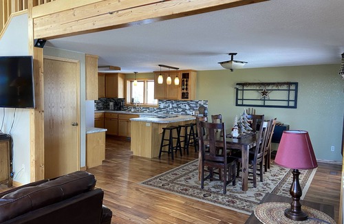 Centennial House | Mountain Valley Getaway A Peaceful Setting - Weekly Discounts!