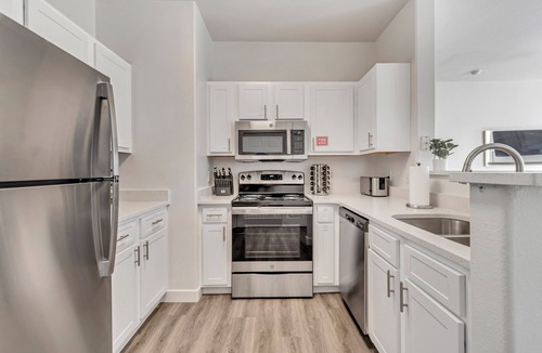 Clearfield Apartment | Mountain View by Cloud Dream Homes