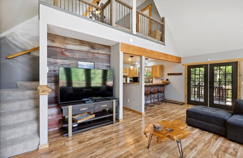 Kalispell House | *Mountain View* Entire Upstairs CHALET, Kalispell, MT