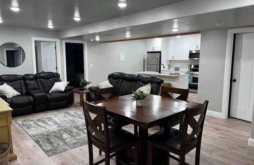 Monroe House | Mountain View Guest Suite Monroe/Elsinore, Utah