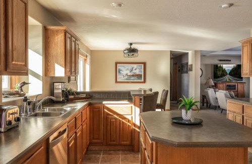Bozeman House | Mountain View Home on 2 Acres