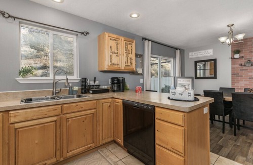 Pocatello House | Mountain-View Townhouse