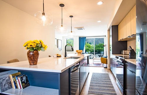 Hailey Condo | Mountain View Villa - Lux 3BD w/Roof Terrace - Downtown Hailey