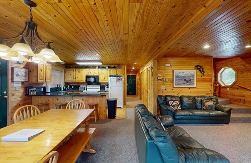 Island Park Cabin | Mt. Meadows* Wifi, 3Br, 2Ba, Bbq Grill, 36 Miles to Yellowstone, Sleeps 6