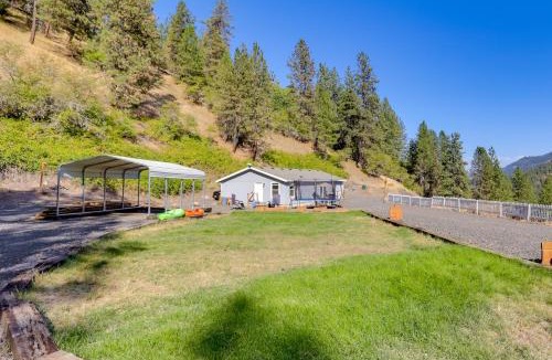 Ahsahka House | Mtn-View Gem with Outdoor Entertainment in Ahsahka!