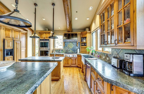 Sun Valley House | Mtn-View Ketchum Retreat, 1 Mi to Skiing!