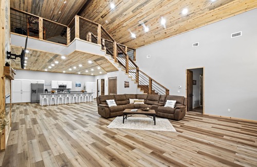 Nashville Cabin | Murfreesboro, Riverfront Cabin, 2024 Total Solar Eclipse, Crater of Diamonds