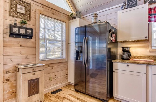 Smoky Mountains Cabin | My Happy Place, Mtn Views, WIFI, $685 FREE tickets each paid day!
