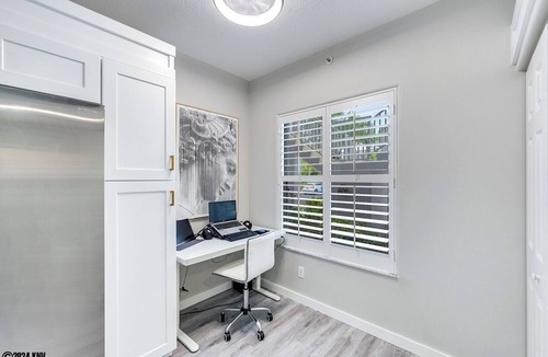 Imperial Golf Estates Condo | NAPLES 2B/2B IMPERIAL CONDO W/STYLE & LAKE VIEWS! POOLS! NEAR EVERYTHING! 103