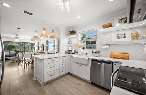 Naples Park House | Naples Oasis - Heated Pool, Pizza Oven, Fire Pit & Near Vanderbilt Beach