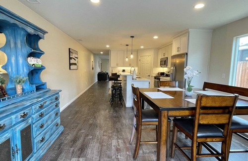 National City House | National City Gem 3BR & 2 BT Sleeps 8!