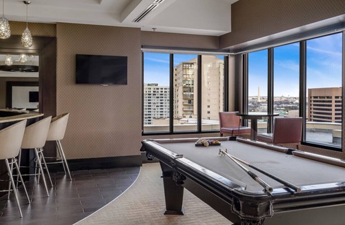Crystal City Apartment | National Landing Spot Near Metro Sleeps 7