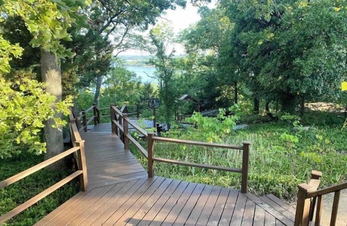 Westport House | Nature Paradise at Keystone Lake