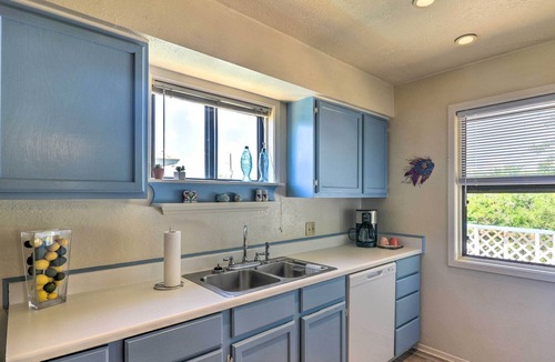 San Leon Condo | Nautical Condo w/ Shared Patio, 1 Mi to Beach